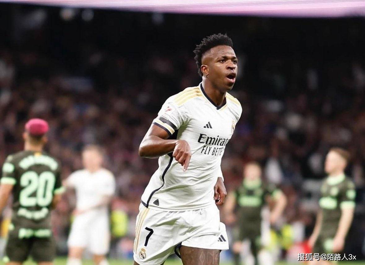 包含曼联横扫巴黎，罗德里关键制胜的词条