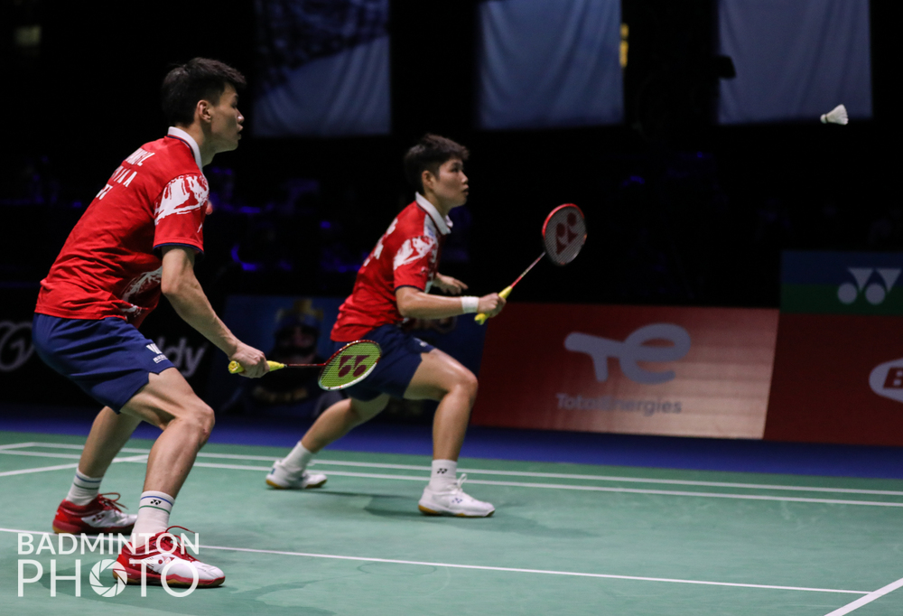 韩国队鏖战丹麦队，黄鸭组合点燃赛场